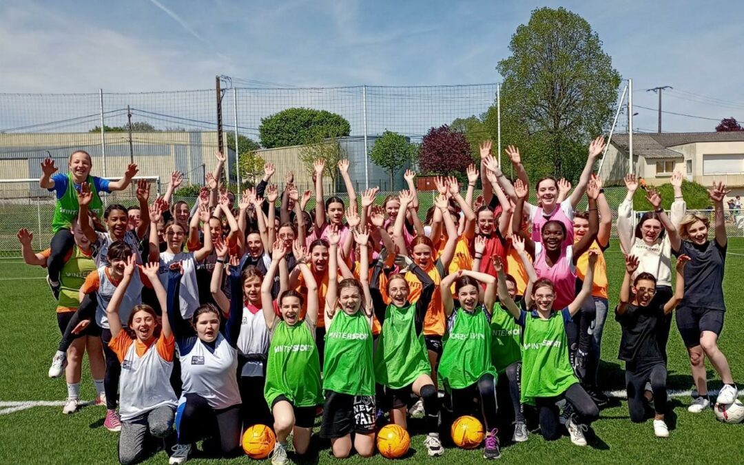 FOOTBALL FEMININ  Tournoi interne au stade de Jallais  Mercredi 3 mai